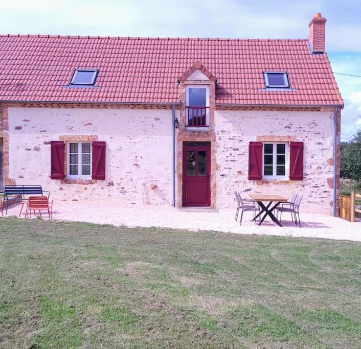 Gite Au Centre De La France Vesdun 外观 照片
